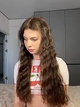 CurlyLara - October 25, 2025 10:19