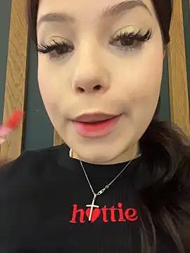 Chloe__Moon - October 27, 2025 13:31