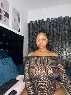 QueenTee23 - May 17, 2025 22:40