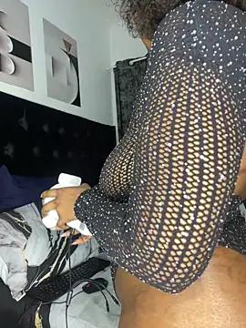 QueenTee23 - June 13, 2025 02:00