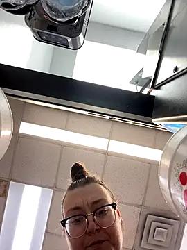 HTXBELLE - December 9, 2025 21:30