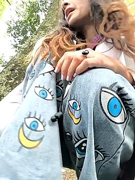 Sam_Sara - October 23, 2025 19:10