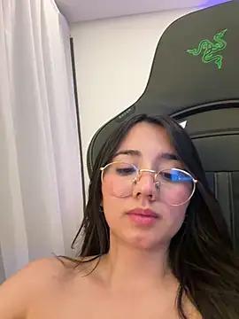 Michelle_Zoe - December 6, 2025 03:32