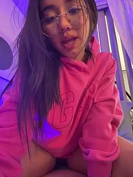 Michelle_Zoe - December 11, 2025 07:00