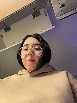 Michelle_Zoe - January 14, 2026 03:59