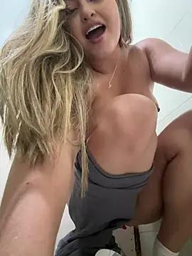 Lunablossom_ - June 19, 2025 03:50