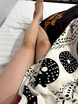 Meii-meyy - October 30, 2025 02:12