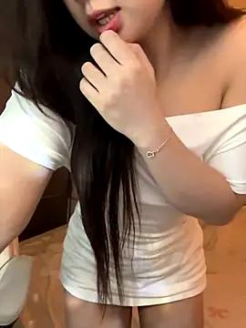 Nana_kute20 - August 22, 2025 18:40