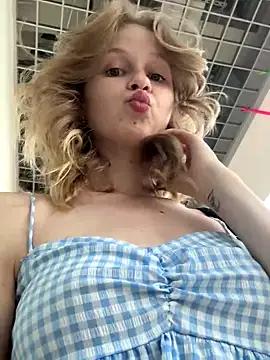 Julie_Cutie - July 22, 2025 13:26