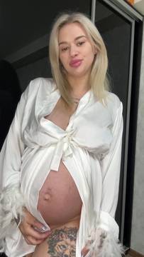 Porno Video Mila_Shake in Teasing & Pregnant Tattoo MILF Amateur Blonde