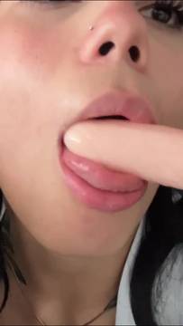 Adult Video SofiaReyess in Sextoy in the mouth and Brunette Latina Webcam