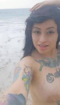 Film Porno AngelaCIanuro in Showing Boobs and Latina Tattoo Beach