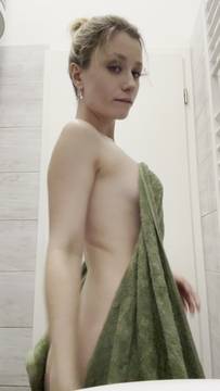 X-Rated Video lilly_blossom in Teasing & Naked Teen Blonde