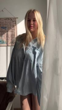 Film Porno Lolla in Striptease and Lesbian Naked Blonde Extreme