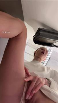 Sex Video Female Masturbation with yukicookkie and Sexy Nude Shaved Pussy