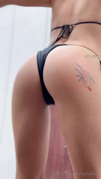 #Spanking my butt cheeks in swimsuit