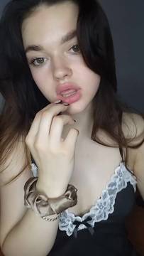 Film Porno Finger in Mouth with SofiCrush & Brunette Teen Solo Sexy