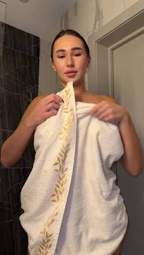 Film Porno Showing Boobs with AminaSky & Natural Big Tits Teen Brunette