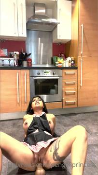 Cleaning up the kitchen when I suddenly felt horny