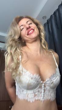 Sex Scenes Bouncing Boobs with miakai & Sexy Lingerie Blonde MILF Solo