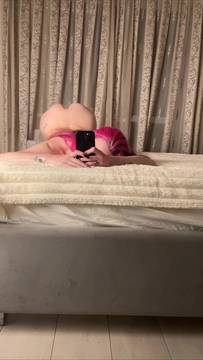 Body in the light, hands never stop… Subscribe and see me completely ✨