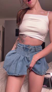 Porno Movie Teasing with shyemilybaby and Brunette Solo Upskirt