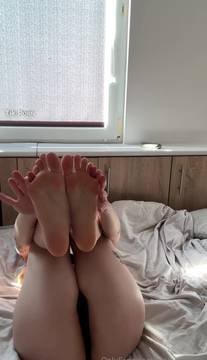 Hot Video Feet Porn with stellaolza & Redhead Porn Teen Petite Solo