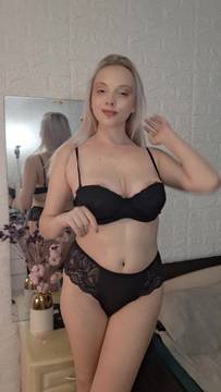 Hot Porno Teasing with lauradi and Sexy Lingerie Curvy & Thick Solo