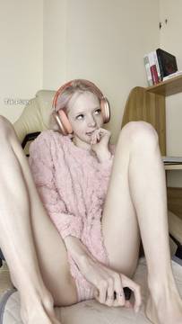 Sex Film sofichan in Striptease and Petite Teen Solo Nude