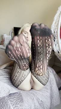 Adult Video Feet Porn & Solo Blonde Shaved Pussy Small Tits Amateur