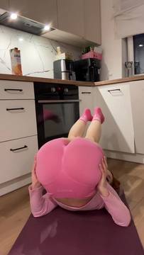 I’ll make your heart race 😏💋 #Redhead Porn #Sexy #Solo #Flexible