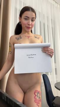 Naked tits bouncing as she leans forward 🖤