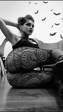 Will u take off or tear my tights? #Teasing #Big Ass #Shaved Pussy #Solo