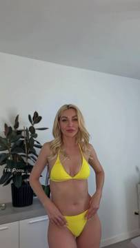 Bringing some hot summer vibes to your timeline. 🔥 Would you take me to the beach or keep me in your bed? #Dancing