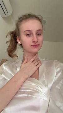 Xxx Movie Teasing and Nude Shaved Pussy Sexy 18+ Teen