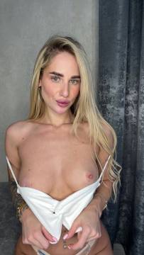 Early morning and my tits need some attention too 🙈
