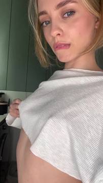The way I look at the camera? Yeah, that's for you 💘📹 #Small Tits #Blonde #18+ Teen #Sexy #PAWG #Solo #Pussy Fingering