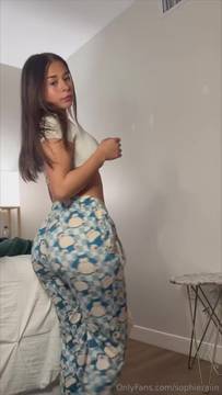 Showing my sexy and thick body right before I go to bed