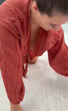 Free Video katerina_23 in Downblouse and Nude Brunette Sexy