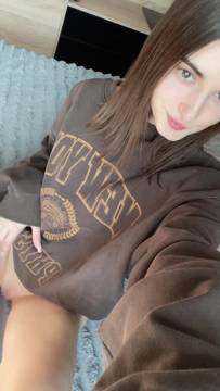 Porno Video Teasing with miacute007 and Brunette Petite Nude Shaved Pussy