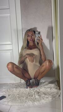 Porn Video Teasing & Blonde Solo Sexy