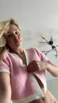 Video X-Rated Reyarii in Showing Boobs & Small Tits Blonde Amateur Nude