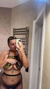 Late night bored and just want someone to look 🌙 #Solo #FlashingTits #Mirror #Man solo #Sexy #Teasing