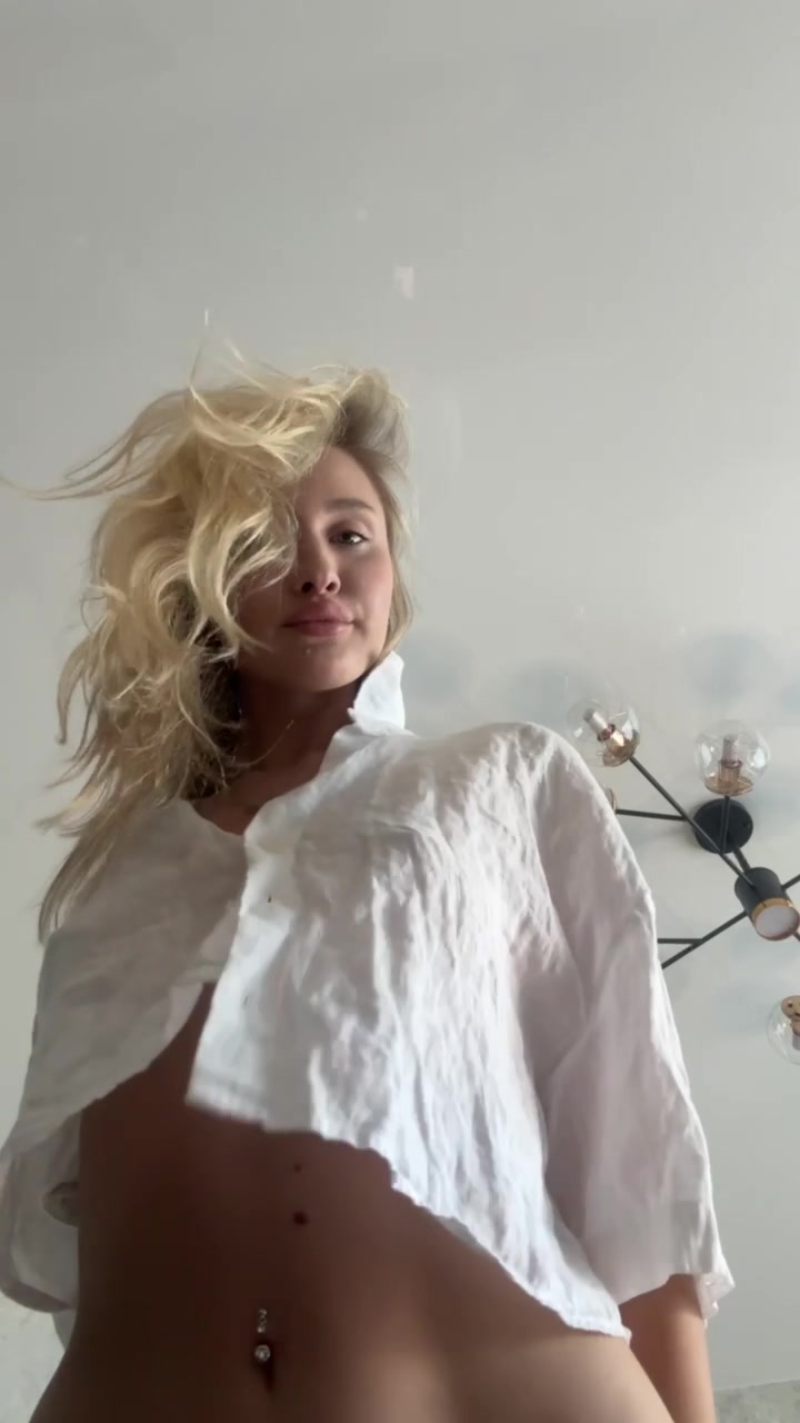 Movie X-Rated Reyarii in Showing Boobs and Solo Blonde Sexy Nude
