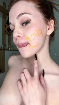 Film Porno emma_kitten in Finger in Mouth & Brunette Petite Naked