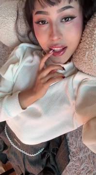 It turns me on when you cum on my tits