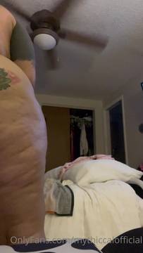 Shaking my thick ass for all my fans here
