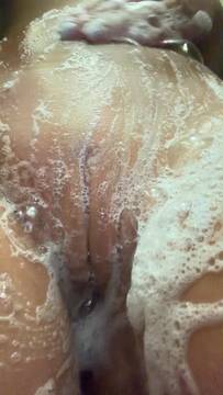 Wanna see what I do when the water’s this hot? 😏 Sub OF