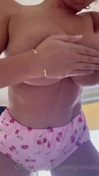 Xxx Video Bouncing Boobs with Jadelynmusic & Big Boobs Leaked Solo MILF