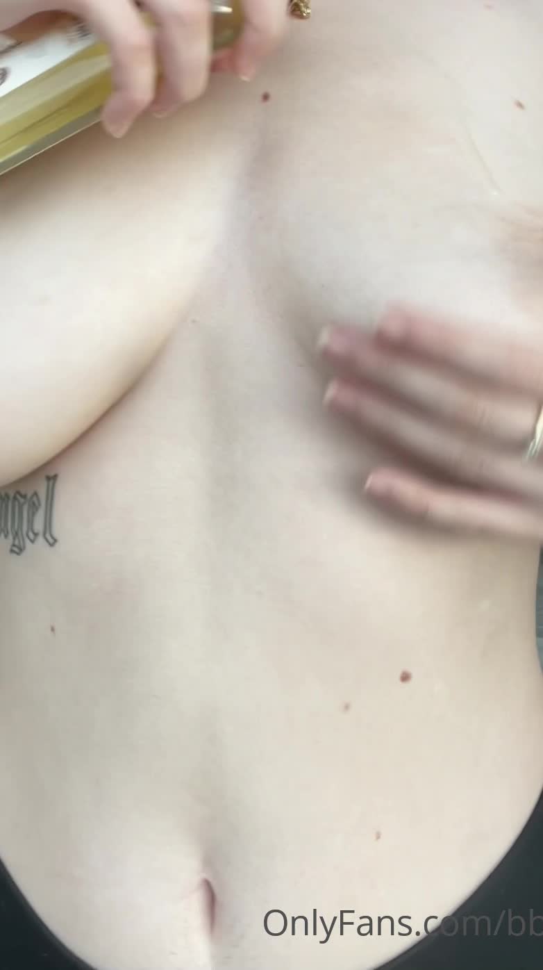 Bby_gee Oil and Natural Big Tits Brunette Leaked | Tik.Porn